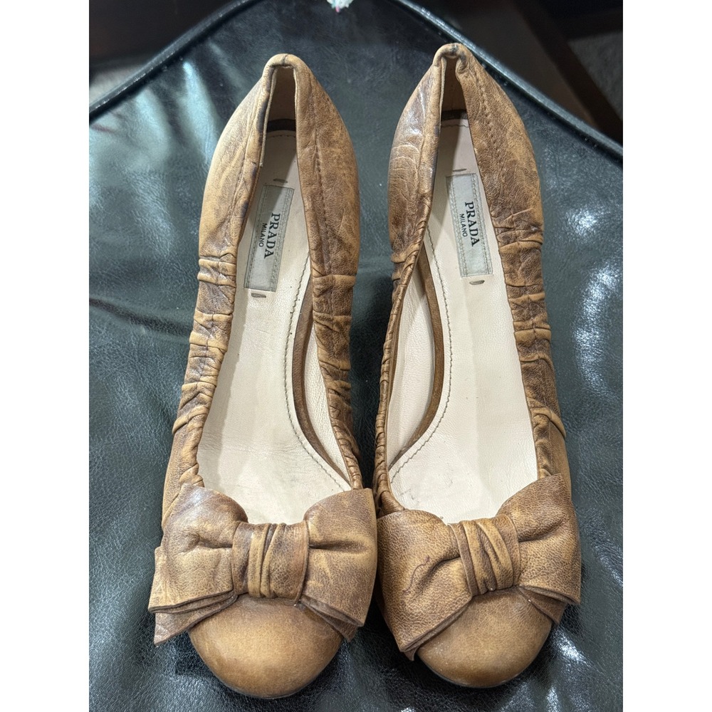 Prada Milano Tan Distressed Leather Bow Ruched Pumps Heels 36.5 Made in Italy